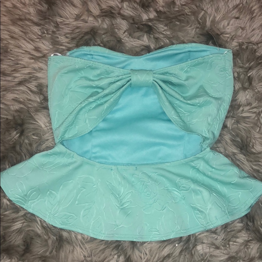 Top with bow style in the back
